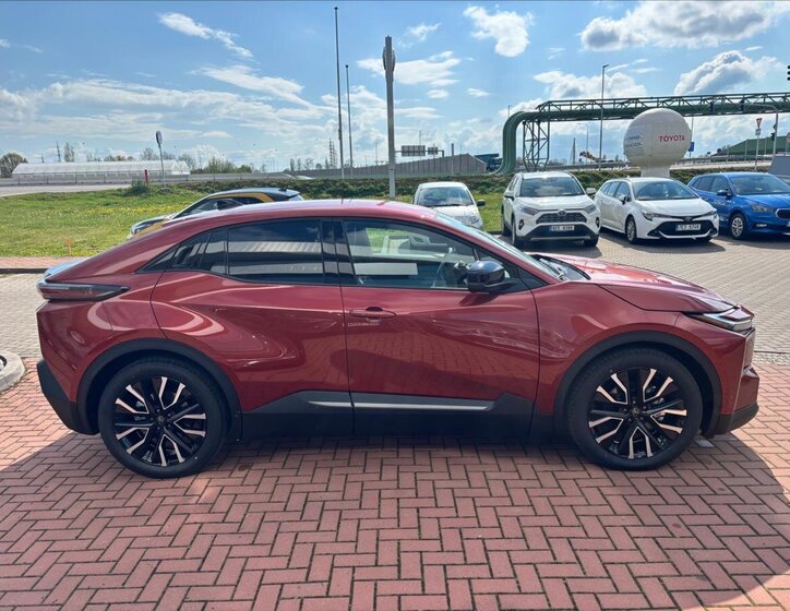 Toyota C-HR SUV / Terénní 0,0 165 kw