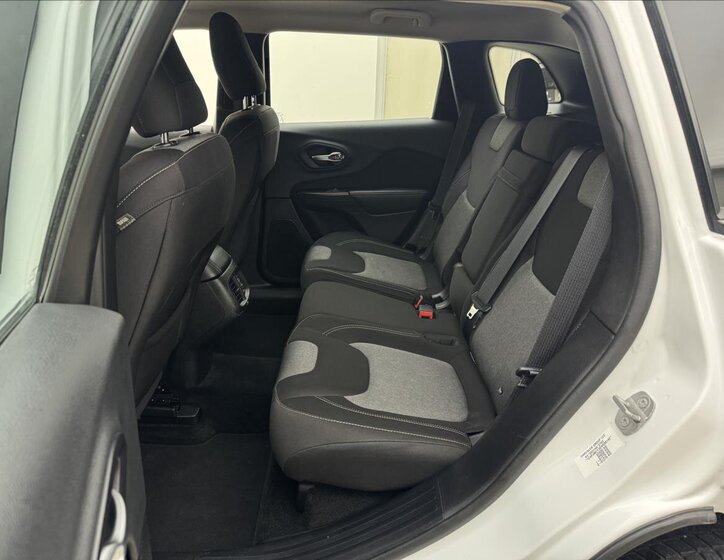 Jeep Cherokee SUV 2,0 l 103 kw