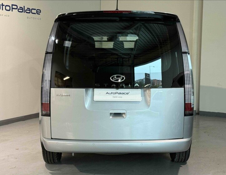 Hyundai Staria 7