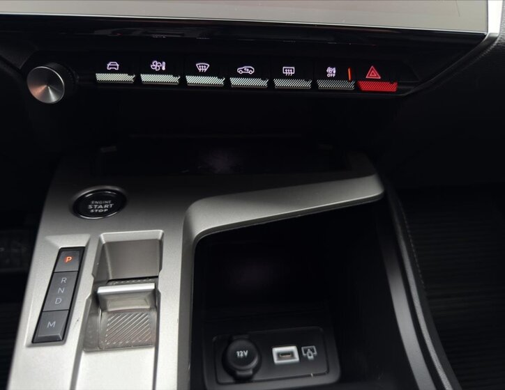 Peugeot 408 Liftback 1,2 l 96 kw