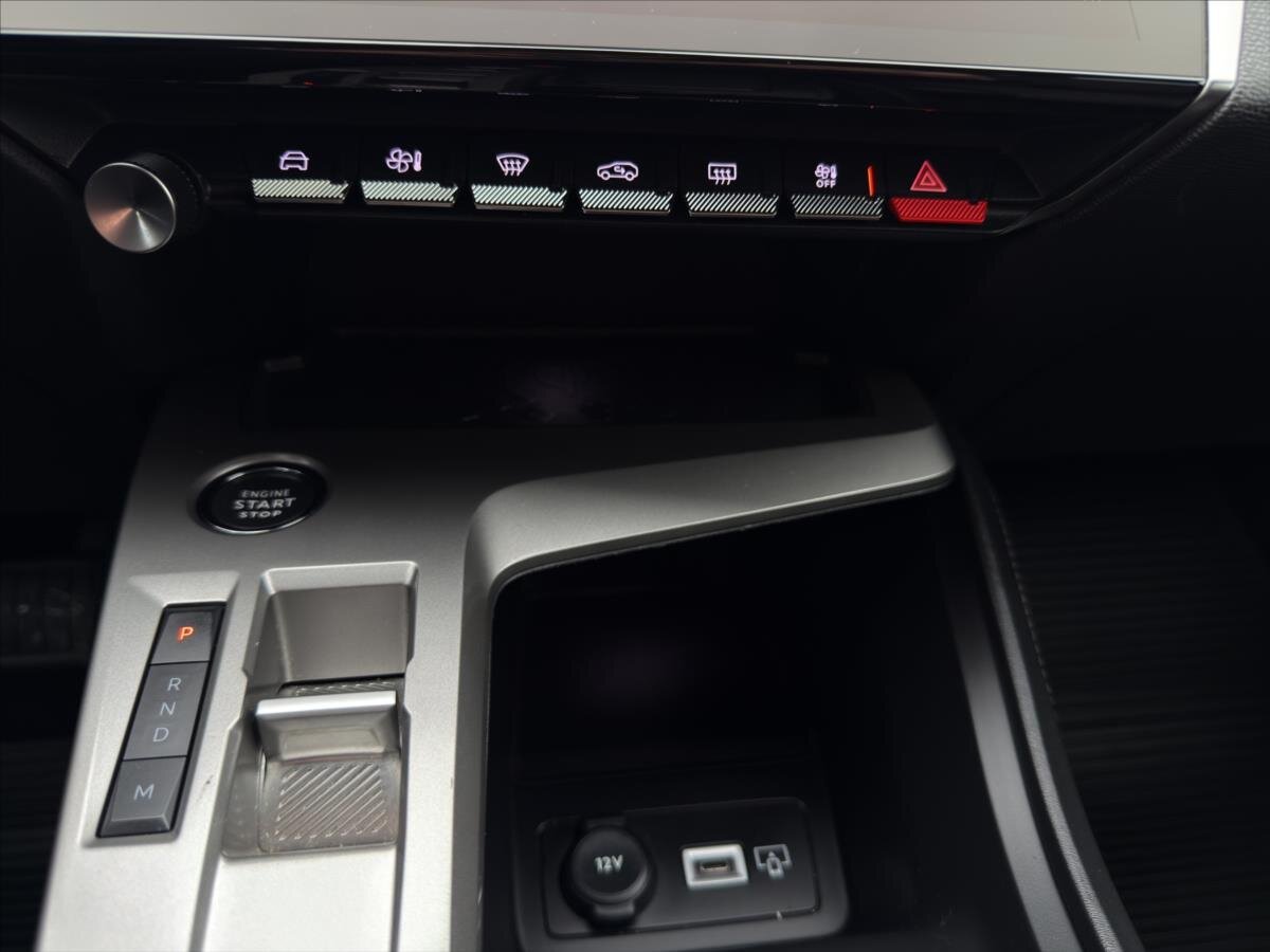 Peugeot 408 Liftback 1,2 l 96 kw