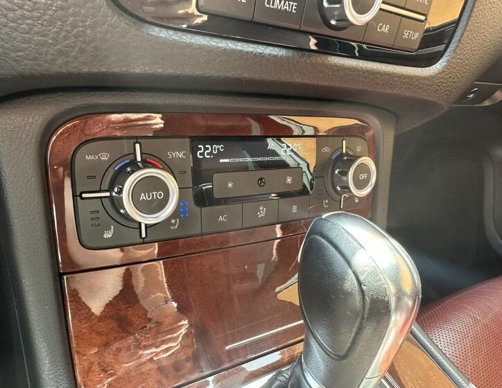 Volkswagen Touareg 20