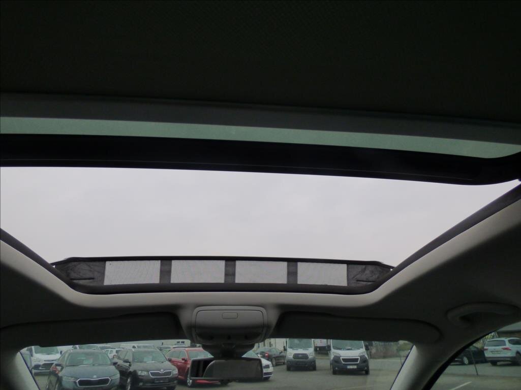 Volkswagen Sharan Kombi 2,0 l 125 kw