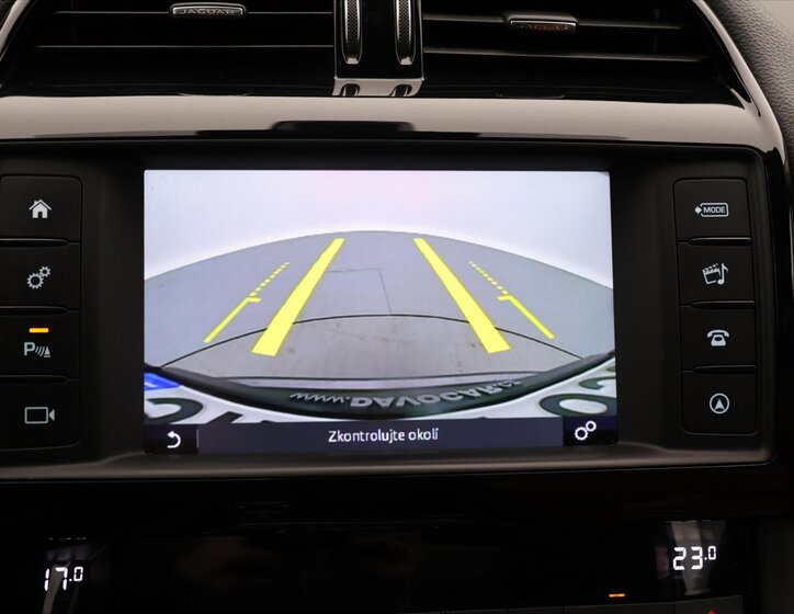 Jaguar F-Pace SUV / Terénní 2,0 l 132 kw