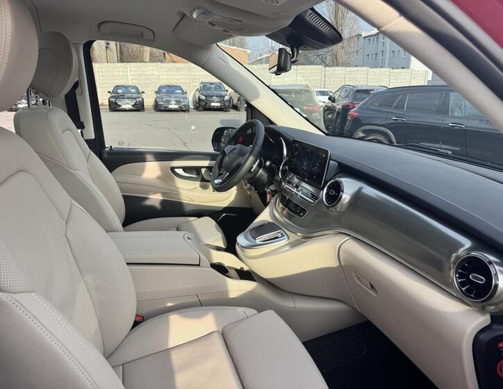 Mercedes-Benz Třídy V 13