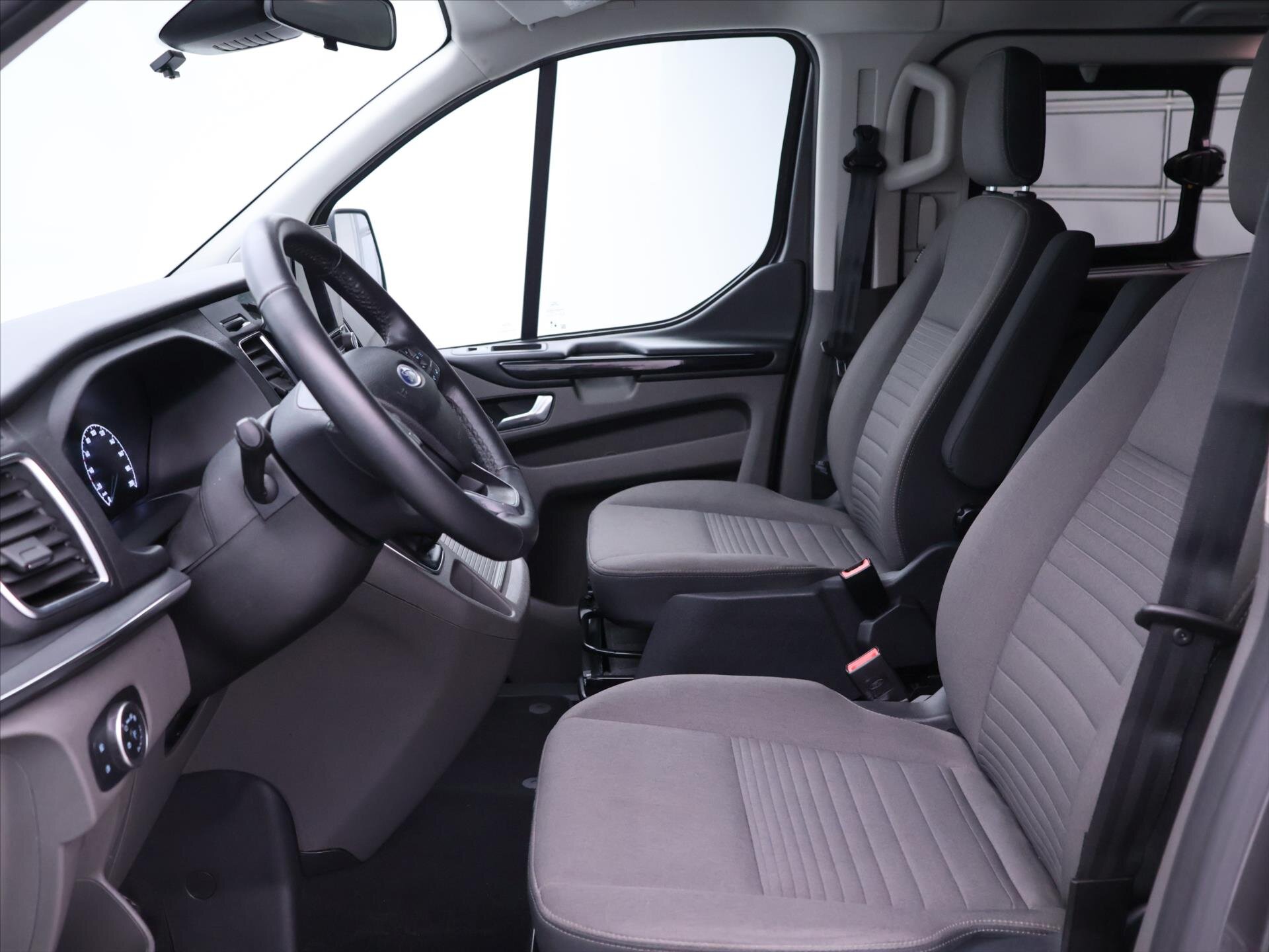 Ford Tourneo Custom Kombi 2,0 l 95 kw