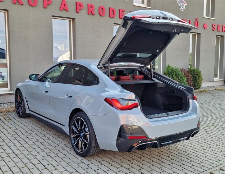 BMW i4 Sedan / Limuzína 0,0 400 kw