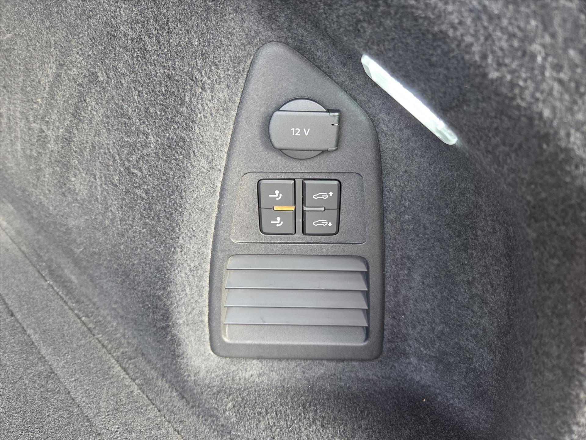 Volkswagen Touareg SUV / Terénní 3,0 l 210 kw