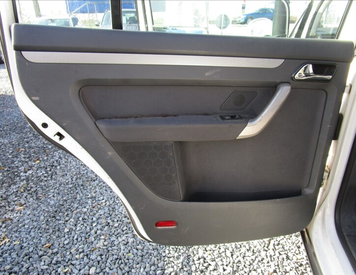 Volkswagen Touran 28