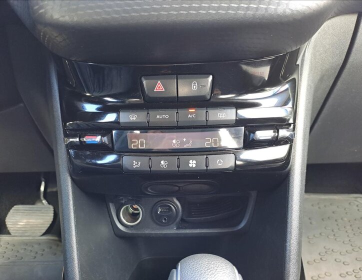 Peugeot 2008 MPV 1,2 l 81 kw