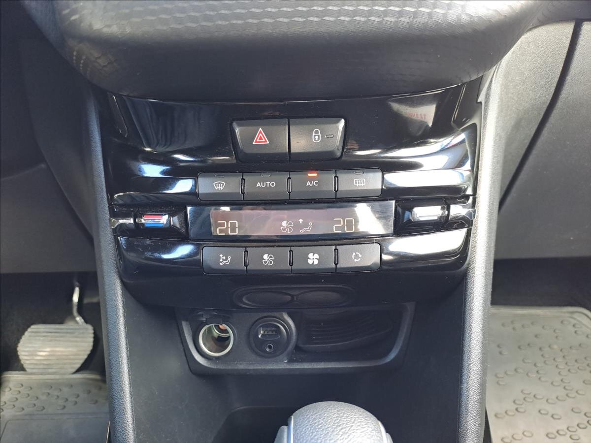 Peugeot 2008 MPV 1,2 l 81 kw