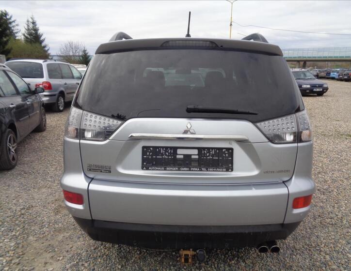 Mitsubishi Outlander 6