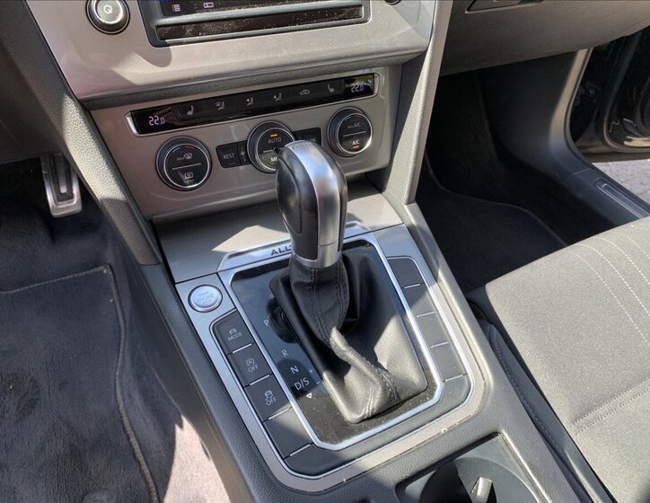 Volkswagen Passat Kombi 2,0 l 140 kw