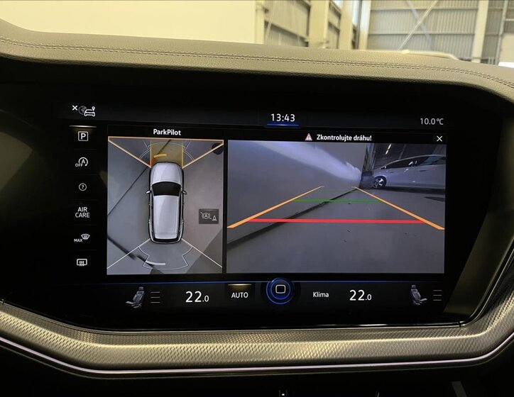 Volkswagen Touareg 13