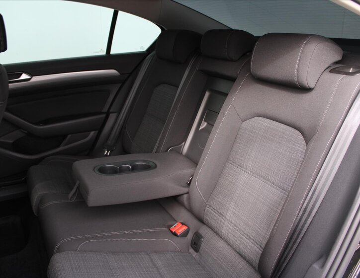 Volkswagen Passat 11