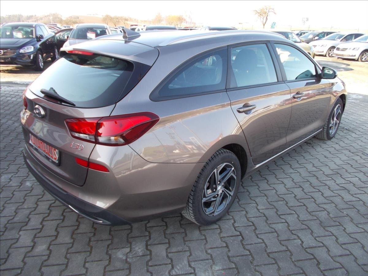 Hyundai i30 Kombi 998,0 88 kw