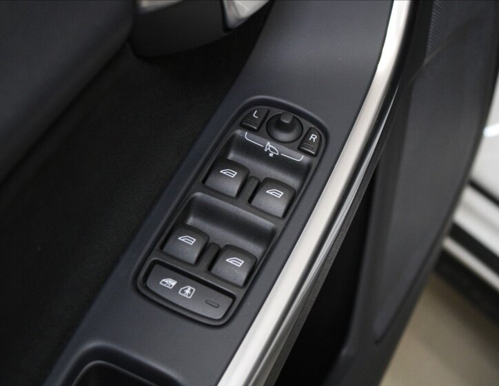 Volvo V60 Kombi 2,0 l 270 kw