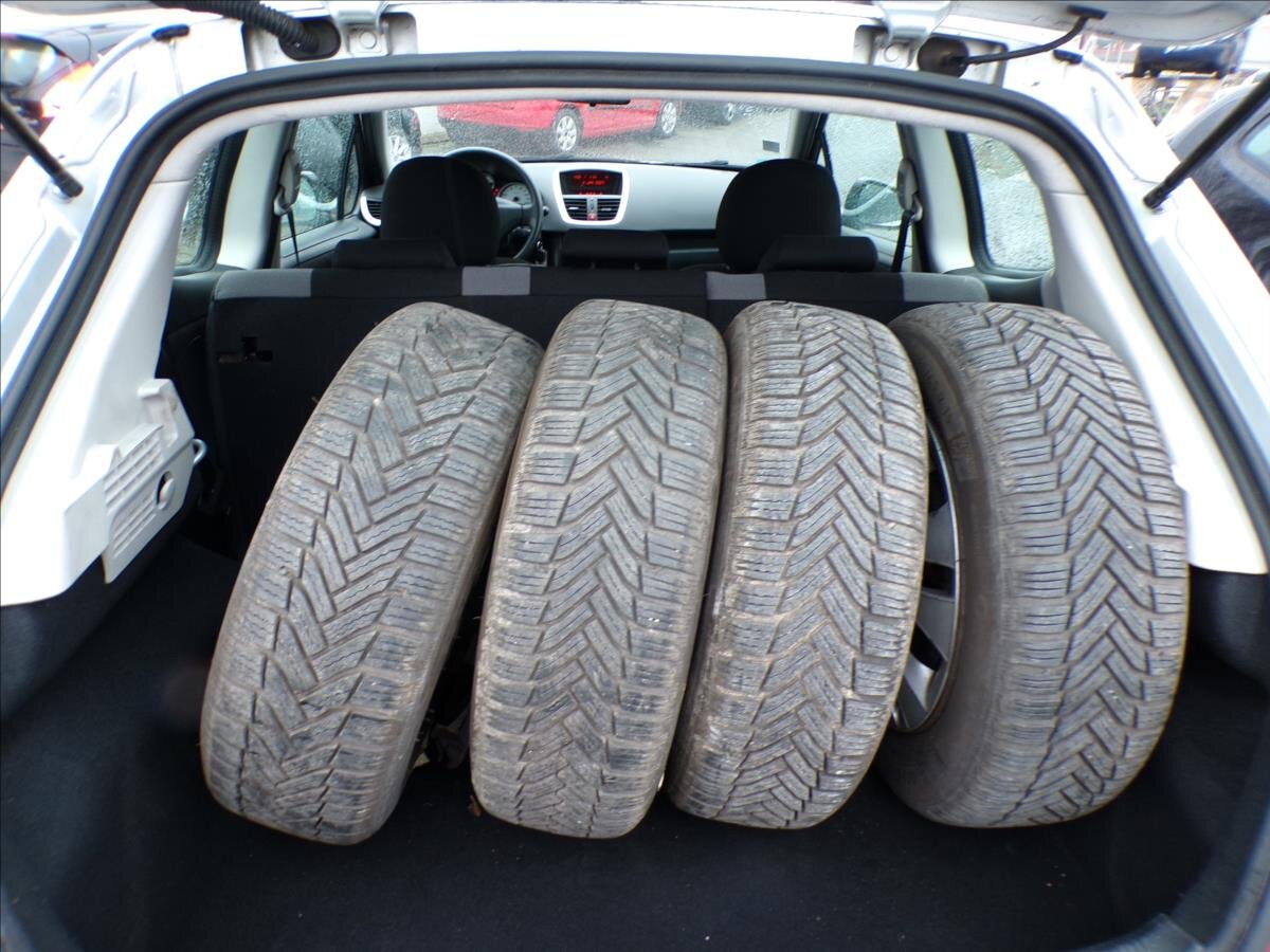 Peugeot 207 Hatchback 1,4 l 70 kw