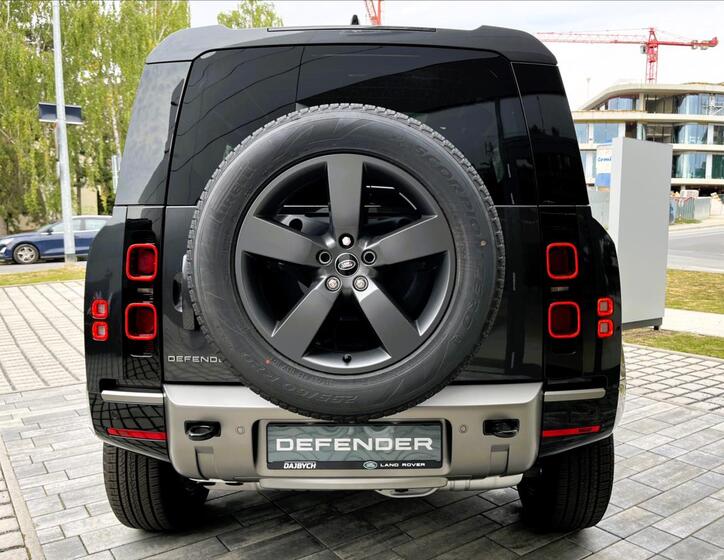 Land Rover Defender 5