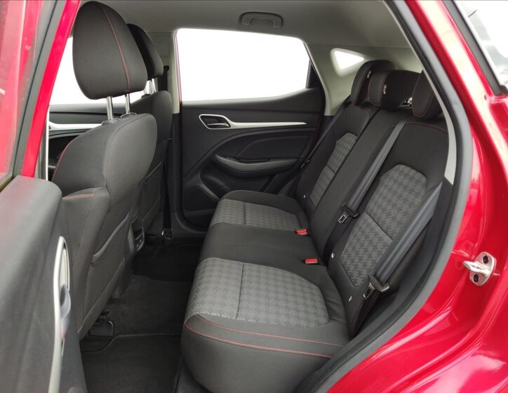 MG ZS SUV / Terénní 1,5 l 78 kw