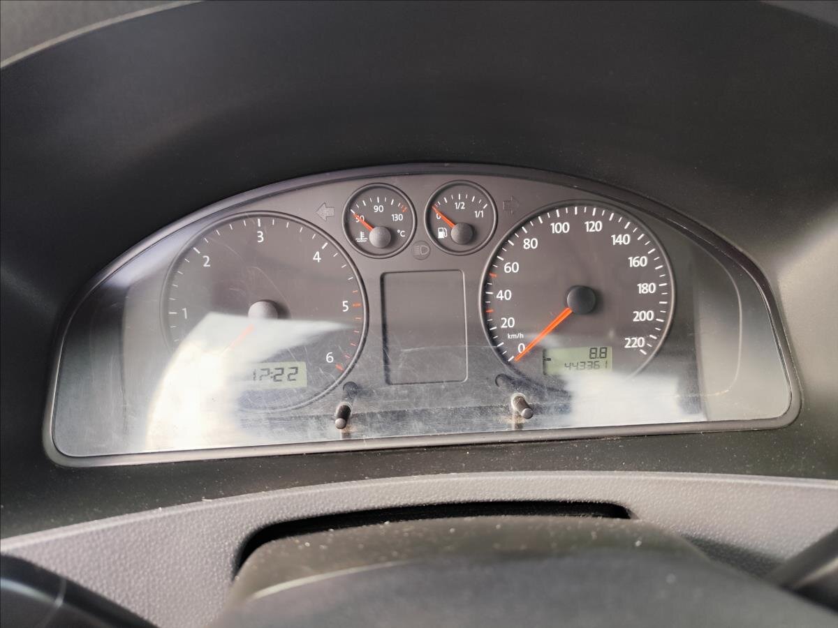 Volkswagen Caravelle Kombi 2,5 l 96 kw