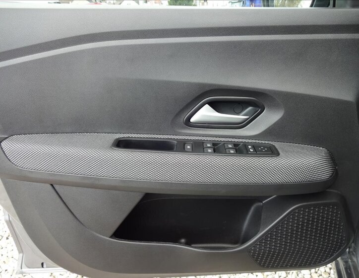 Dacia Sandero Hatchback 999,0 67 kw