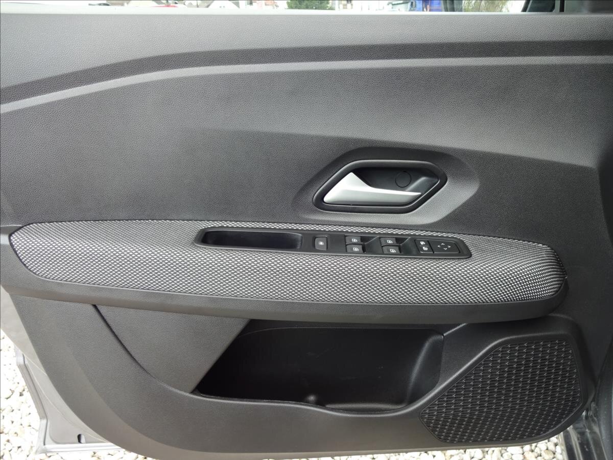 Dacia Sandero Hatchback 999,0 67 kw