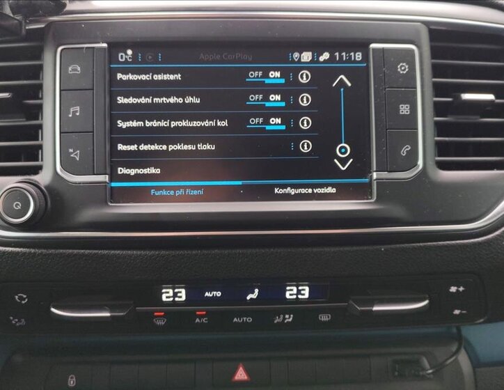 Peugeot Traveller 11