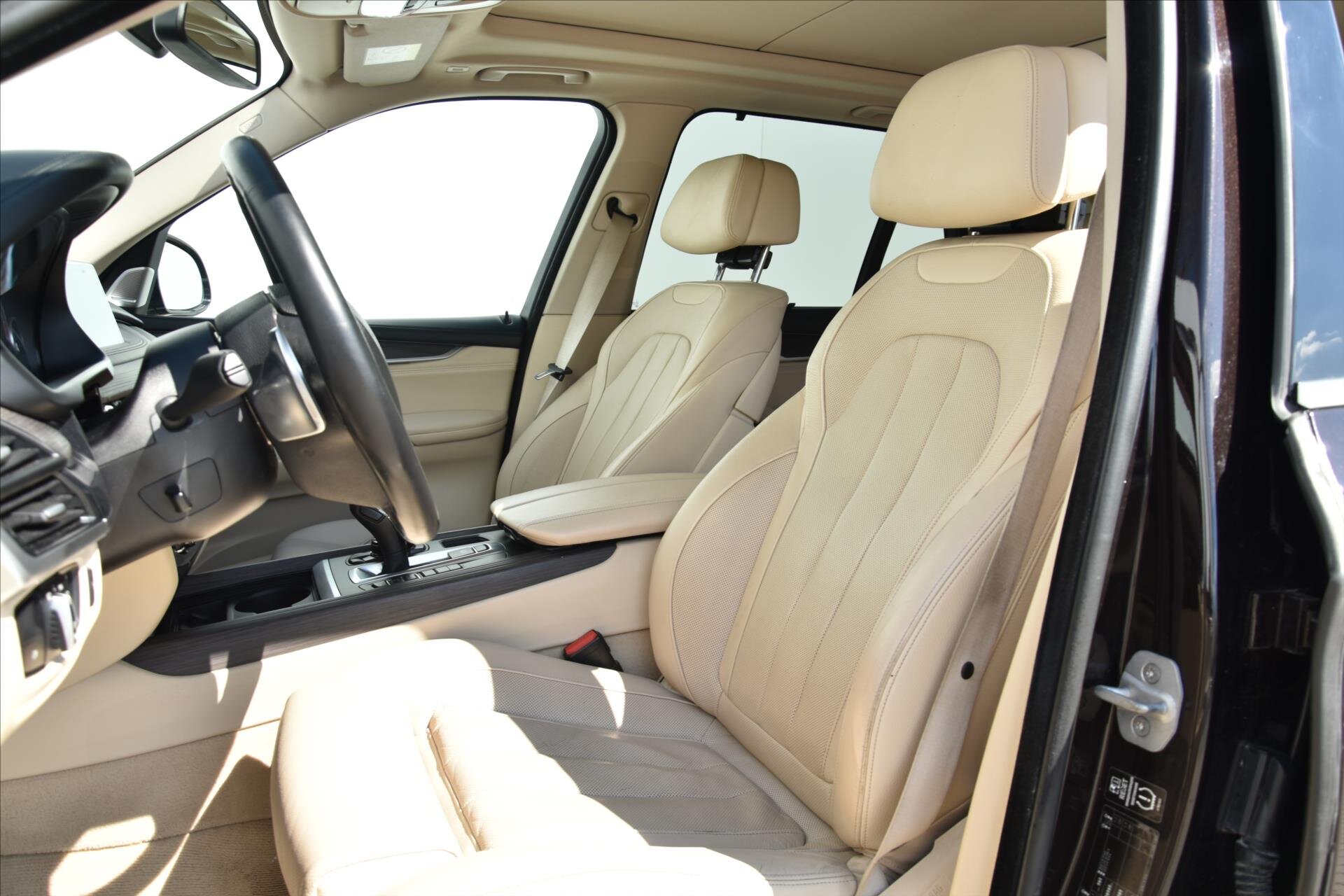 BMW X5 SUV / Terénní 3,0 l 230 kw