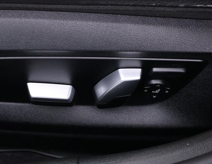 BMW Řada 5 Kombi 3,0 l 195 kw