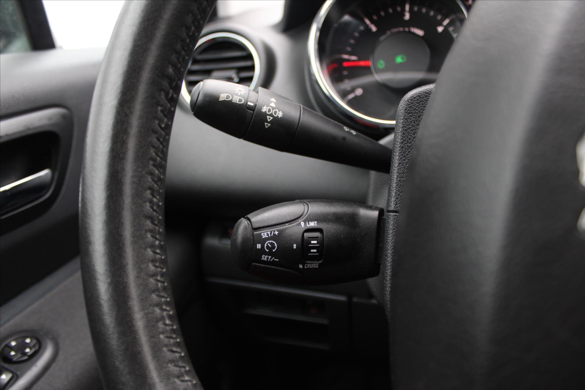 Peugeot 5008 MPV 1,6 l 88 kw