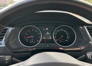 Volkswagen Tiguan 9