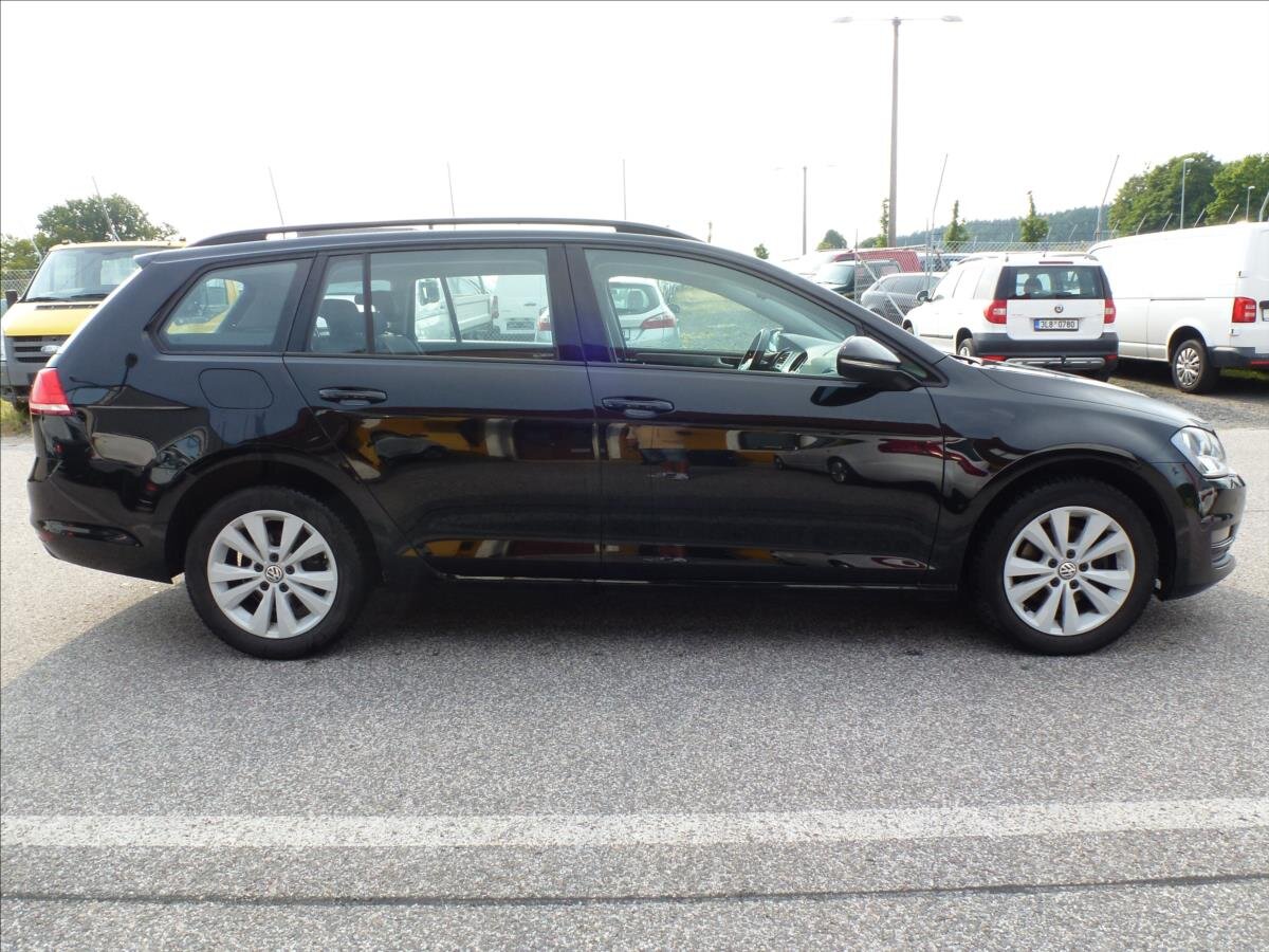 Volkswagen Golf Kombi 1,6 l 81 kw