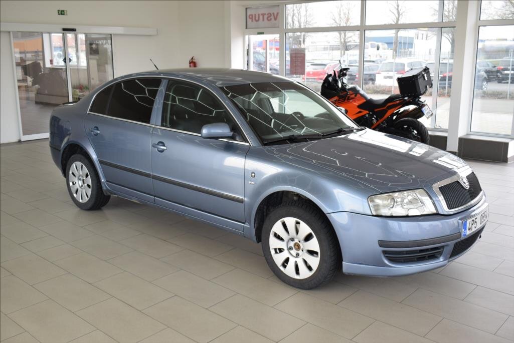 Škoda Superb Sedan / Limuzína 2,8 l 142 kw
