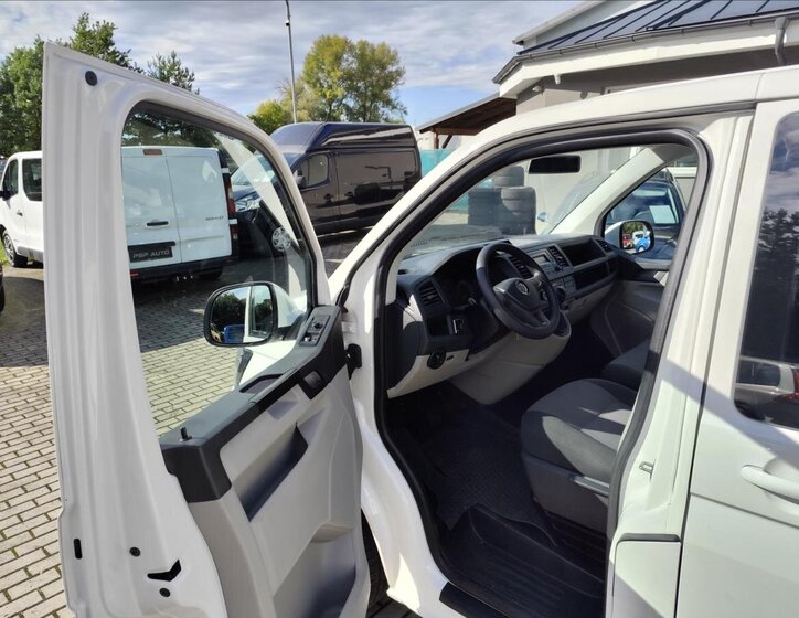 Volkswagen Transporter Kombi 2,0 l 84 kw