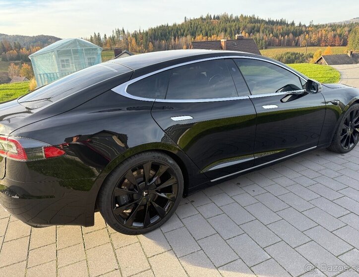 Tesla Model S Sedan 0,0 0