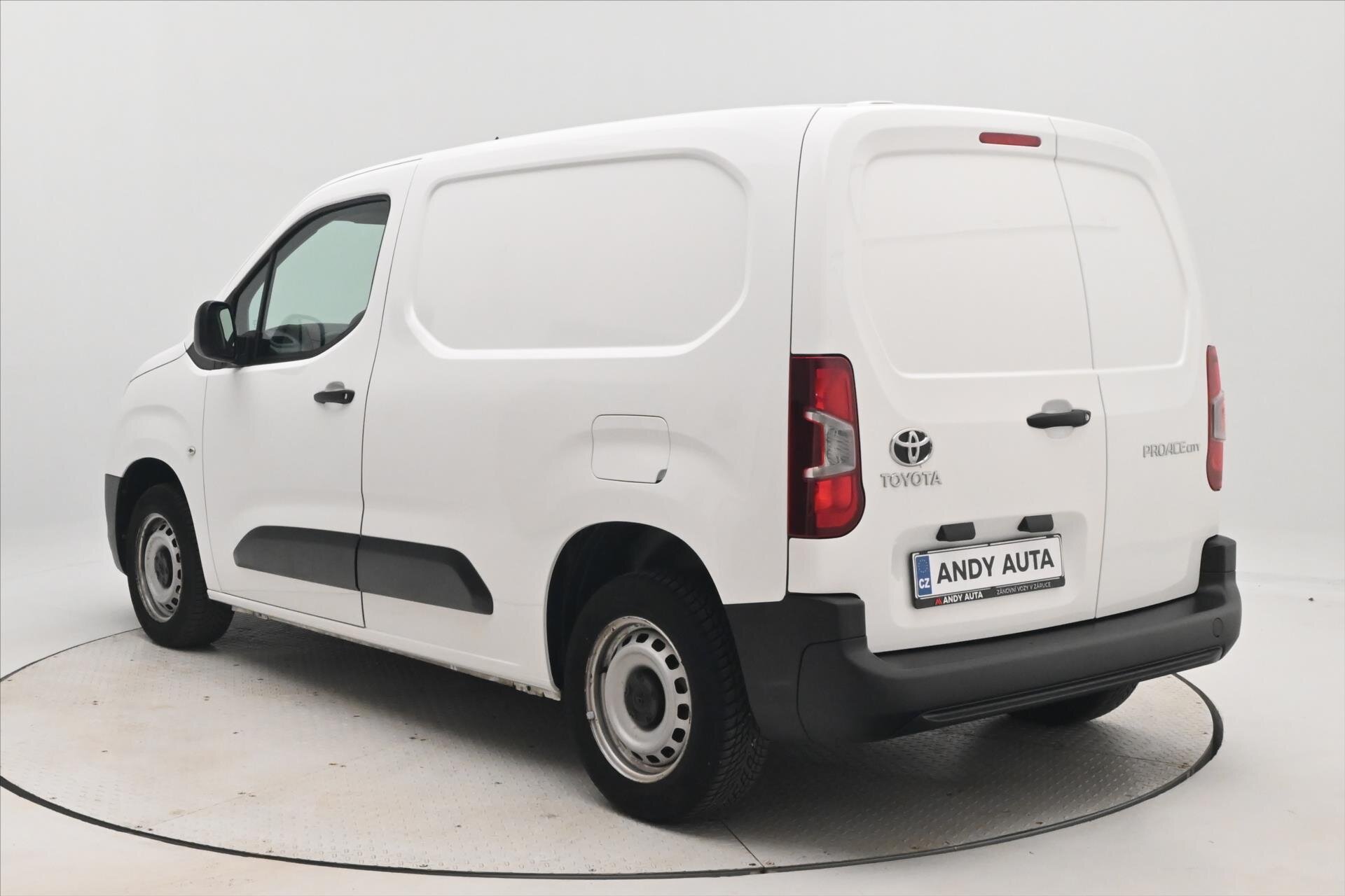 Toyota ProAce Skříň 1,5 l 75 kw