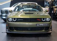 Dodge Challenger 8