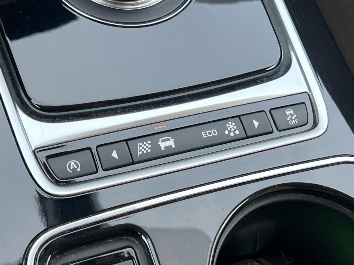 Jaguar F-Pace Kombi 2,0 l 132 kw