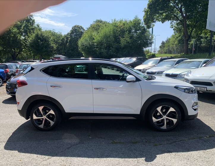 Hyundai Tucson 4