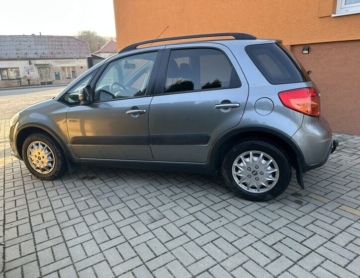Suzuki SX4 Hatchback 1,6 l 88 kw