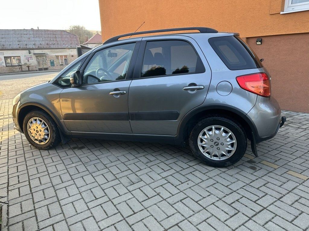 Suzuki SX4 Hatchback 1,6 l 88 kw