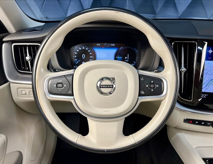 Volvo XC60 SUV 2,0 l 186 kw