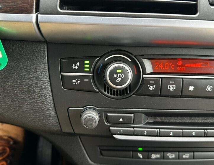 BMW X5 Kombi 3,0 l 180 kw