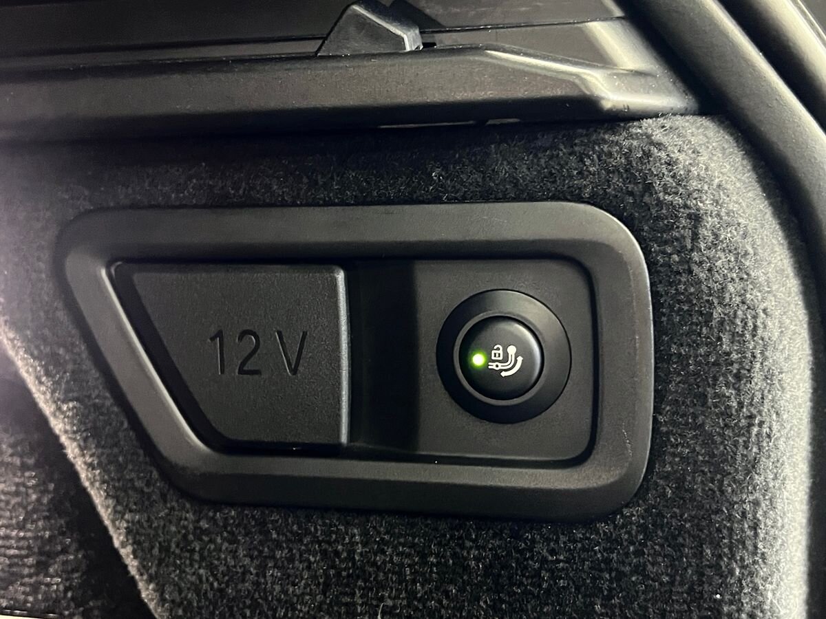 BMW X7 SUV / Terénní 4,4 l 390 kw