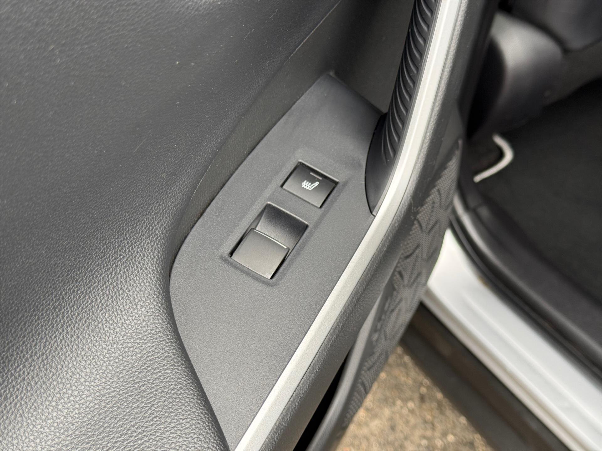 Toyota RAV4 SUV / Terénní 2,5 l 131 kw