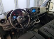 Mercedes-Benz Sprinter 9
