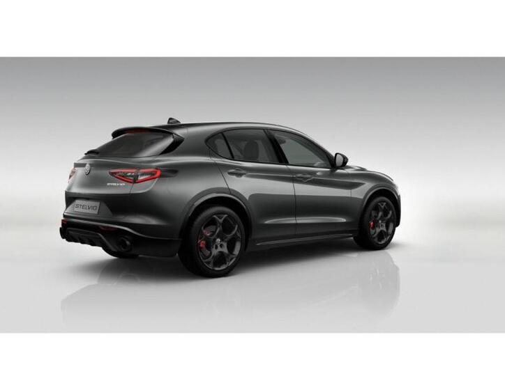 Alfa Romeo Stelvio 3