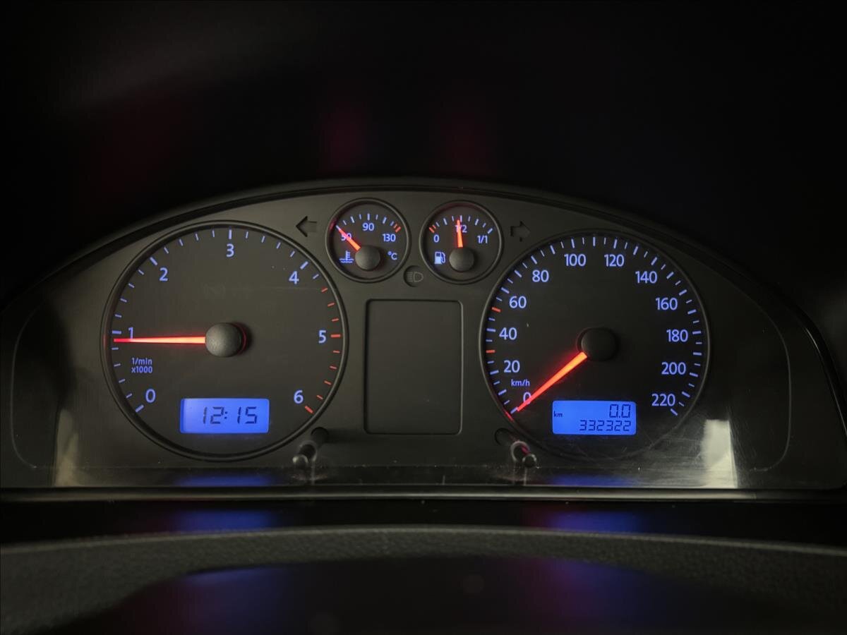 Volkswagen Transporter Kombi 2,5 l 96 kw