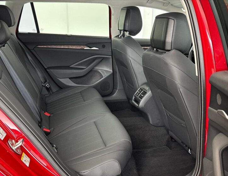 Škoda Superb Kombi 2,0 l 142 kw